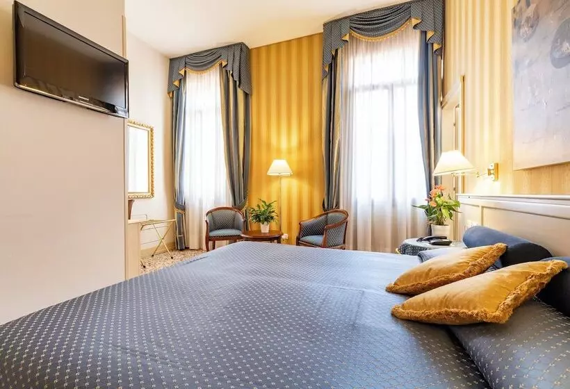 Fotos del hotel Bella Venezia:  2