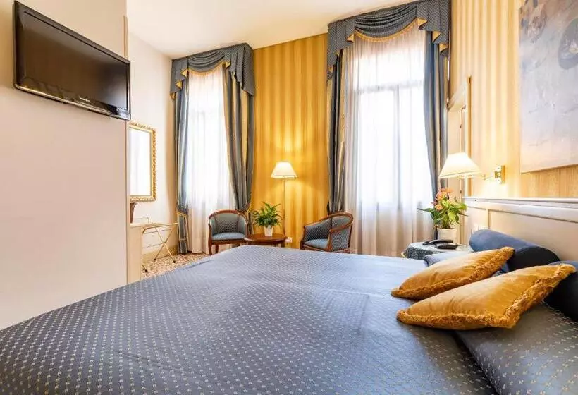 Fotos del hotel Bella Venezia:  16