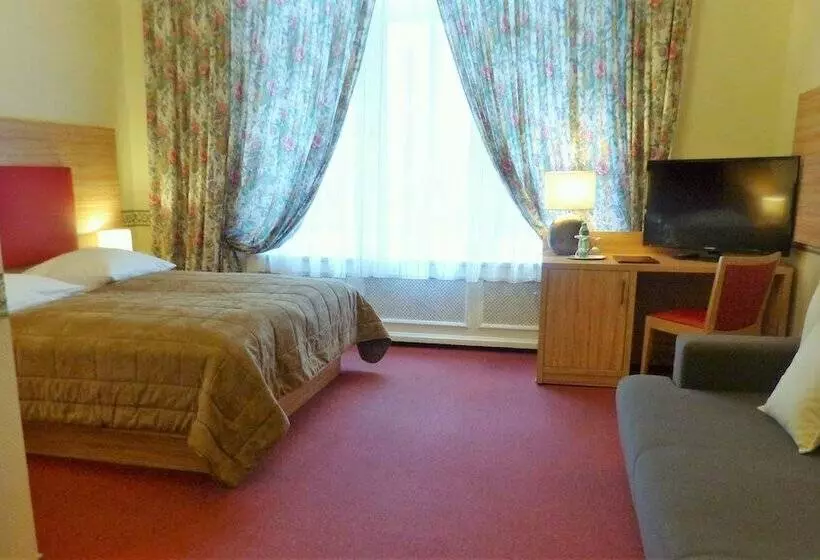 Fotos del hotel Pension Savoy Nähe Kurfürstendamm:  4