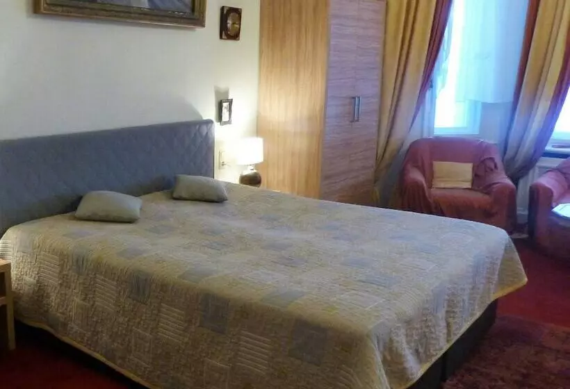 Fotos del hotel Pension Savoy Nähe Kurfürstendamm:  5