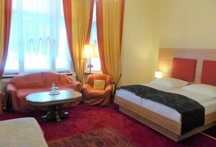 Fotos del hotel Pension Savoy Nähe Kurfürstendamm:  6