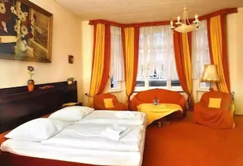 Fotos del hotel Pension Savoy Nähe Kurfürstendamm:  8