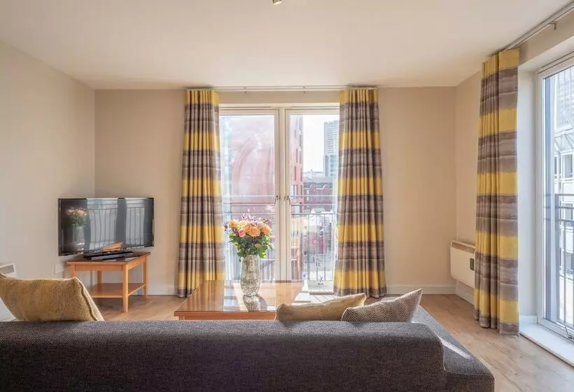 Fotos del hotel Premier Suites Birmingham:  12