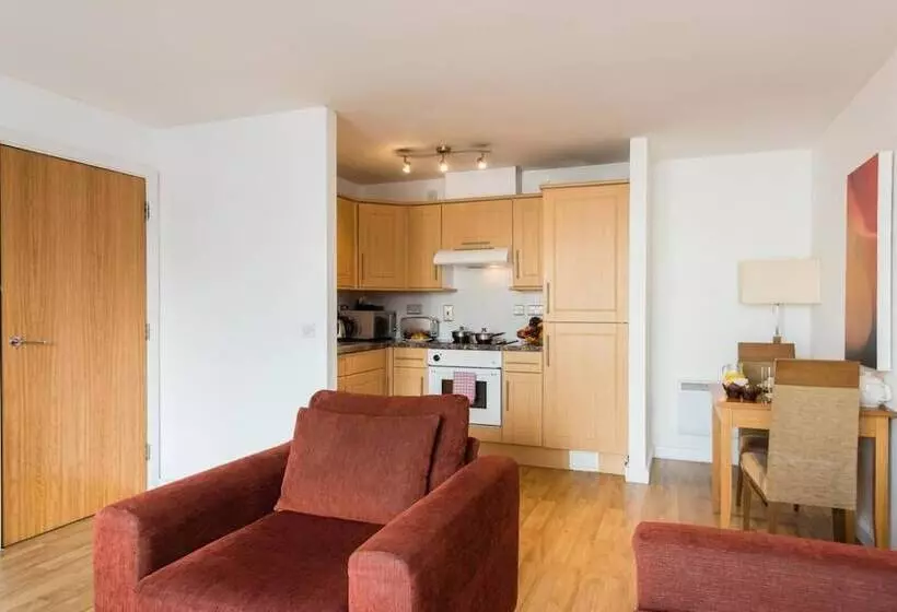 Fotos del hotel Premier Suites Birmingham:  15