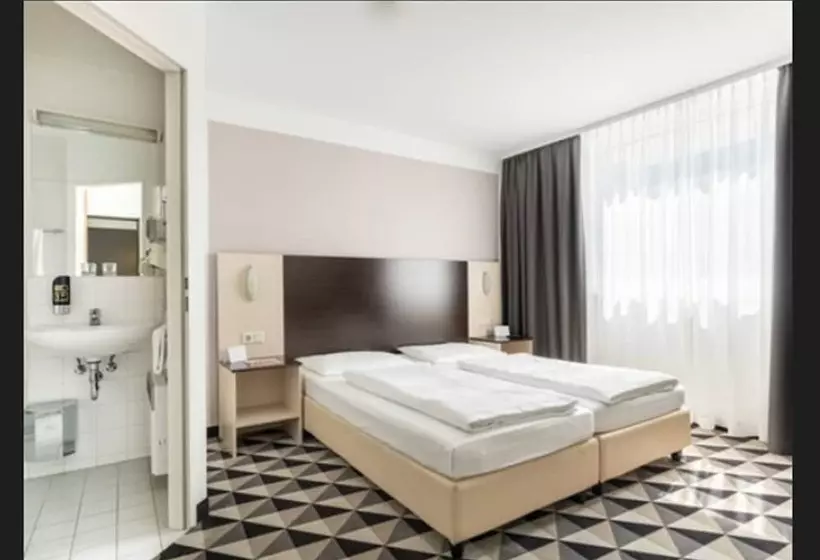 Fotos del hotel Azimut Hotel Vienna:  12