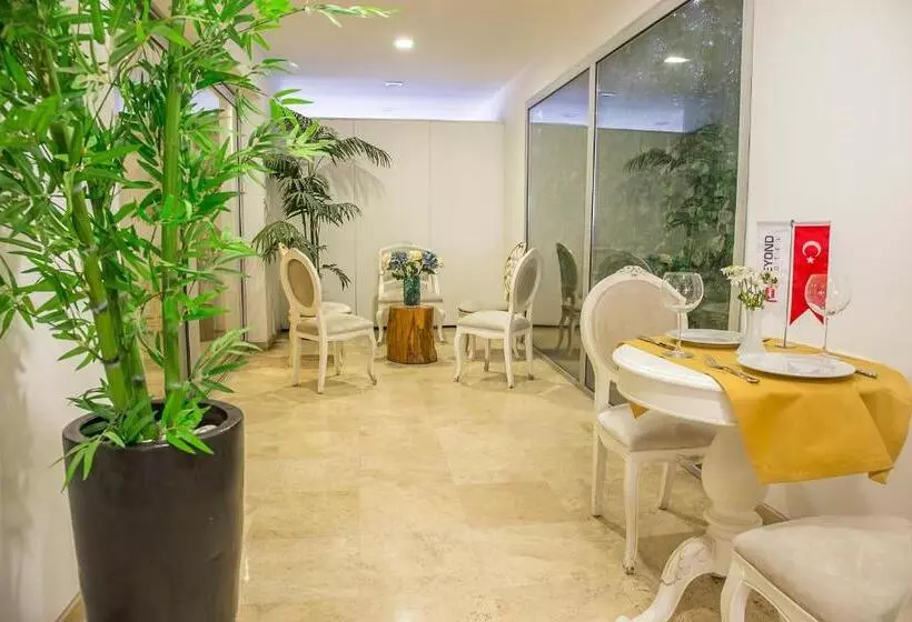 Fotos del hotel Beyond:  15