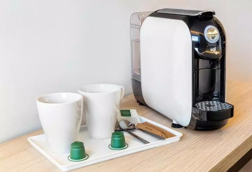 Fotos del hotel B&b Hotel Madrid Aeropuerto T1 T2 T3:  18