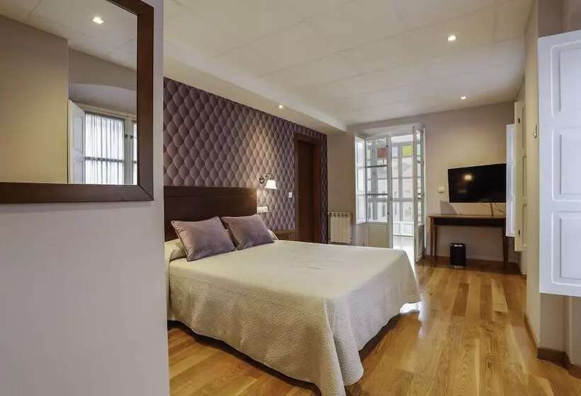 Fotos del hotel Villa de Pravia:  8