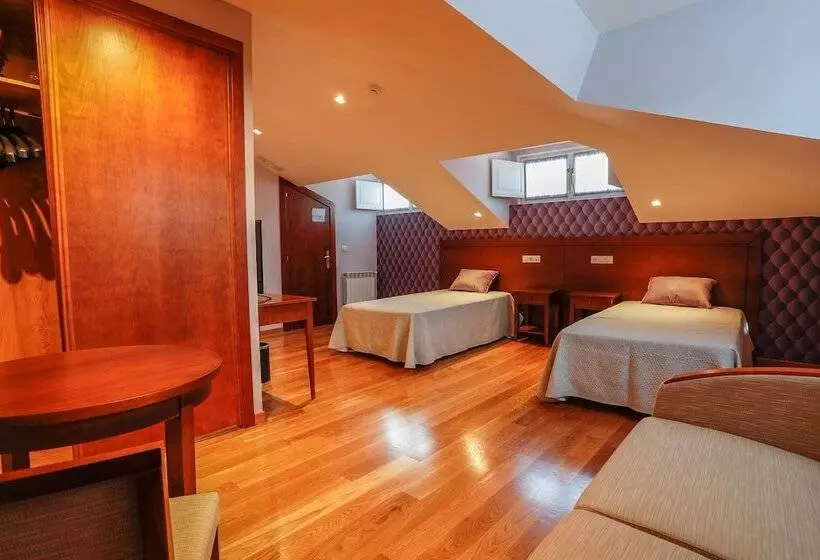 Fotos del hotel Villa de Pravia:  17