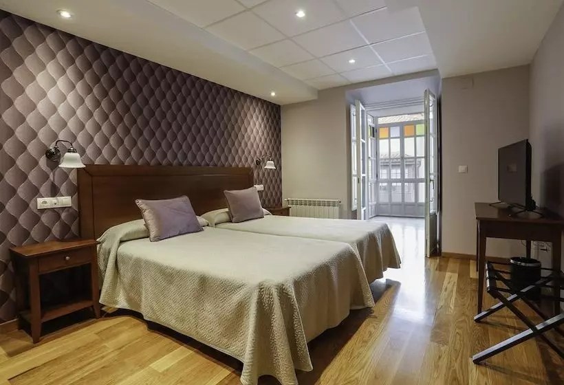 Fotos del hotel Villa de Pravia:  10