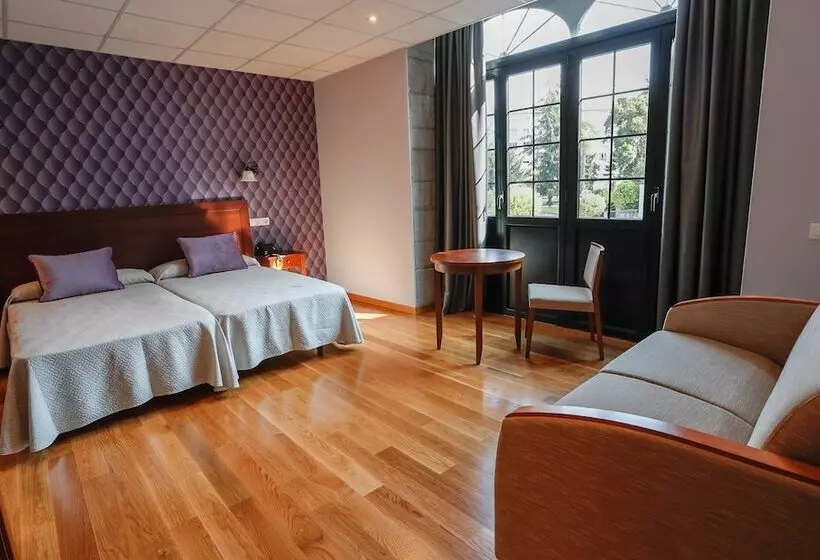 Fotos del hotel Villa de Pravia:  12
