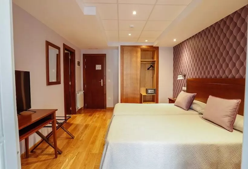 Fotos del hotel Villa de Pravia:  15