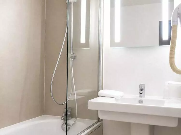 Fotos del hotel Kyriad Clermontferrandsud  La Pardieu:  10