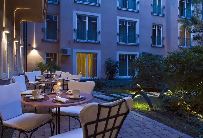 Fotos del hotel Mamaison Residence Izabella Budapest:  8