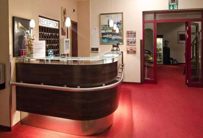 Fotos del hotel Polo Am Zob:  7