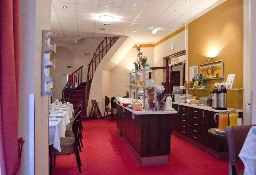 Fotos del hotel Polo Am Zob:  11