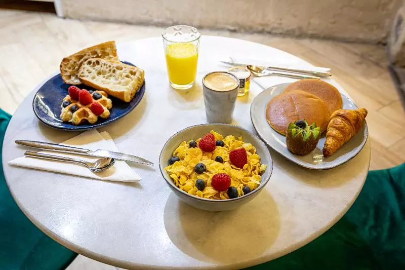 Fotos del hotel Romance Malesherbes By Patrick Hayat:  3