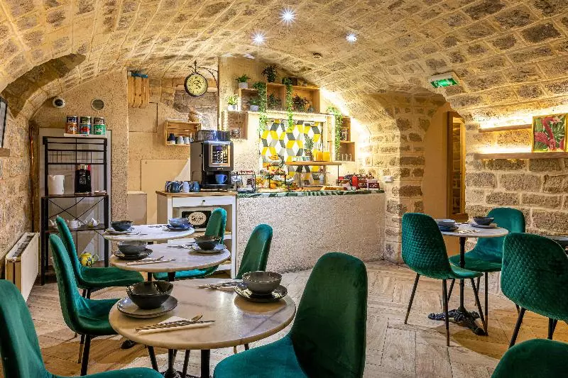 Fotos del hotel Romance Malesherbes By Patrick Hayat:  14