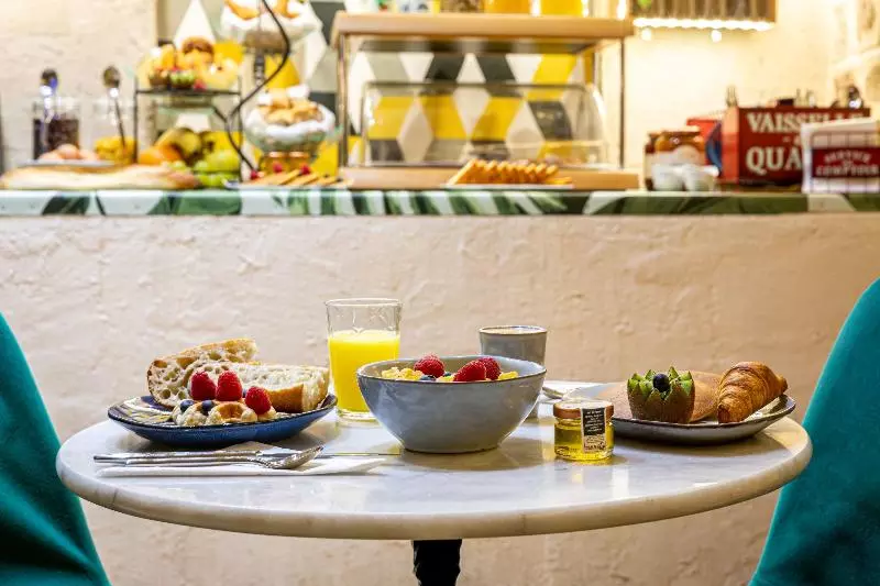 Fotos del hotel Romance Malesherbes By Patrick Hayat:  18