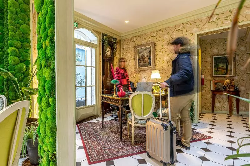 Fotos del hotel Romance Malesherbes By Patrick Hayat:  21