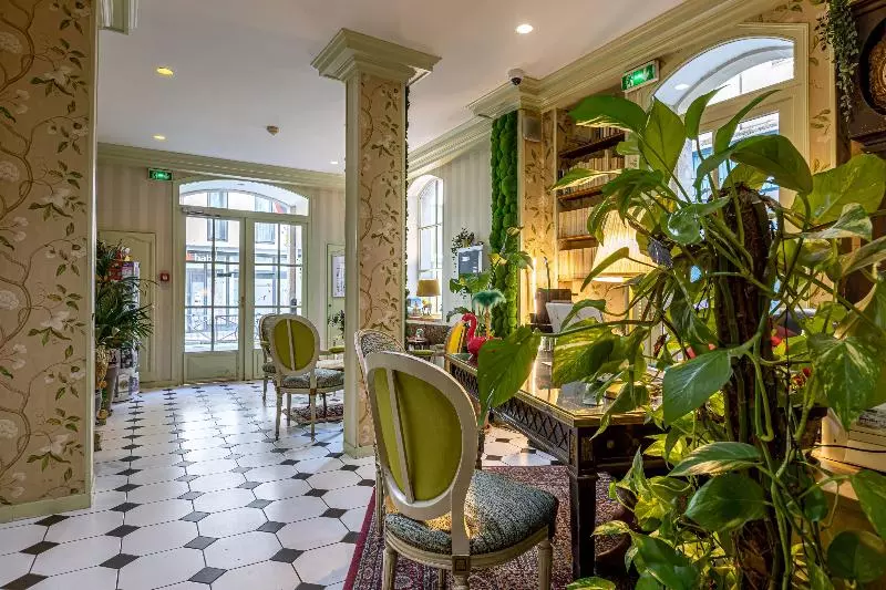 Fotos del hotel Romance Malesherbes By Patrick Hayat:  2