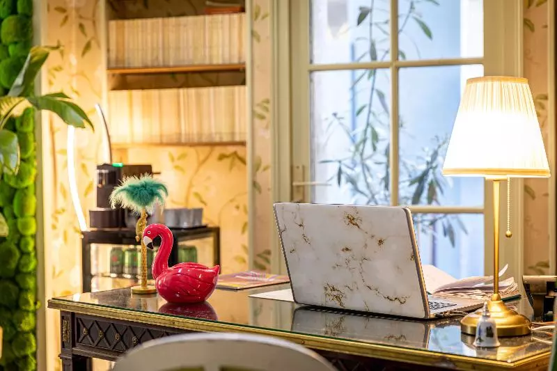 Fotos del hotel Romance Malesherbes By Patrick Hayat:  7