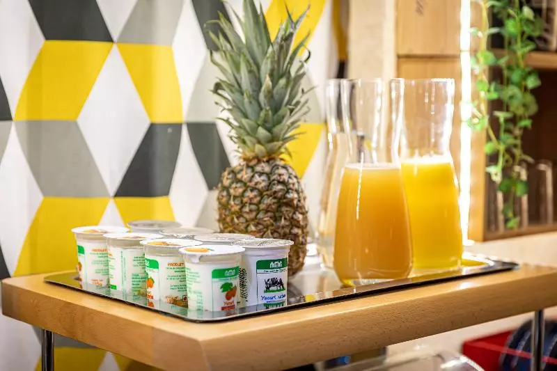 Fotos del hotel Romance Malesherbes By Patrick Hayat:  6