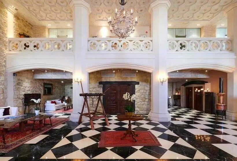 Fotos del hotel Chateau Pago De Cirsus:  3