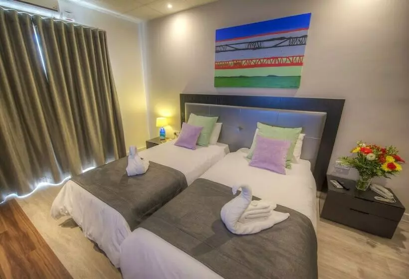 Fotos del hotel St. Julian S Bay:  15