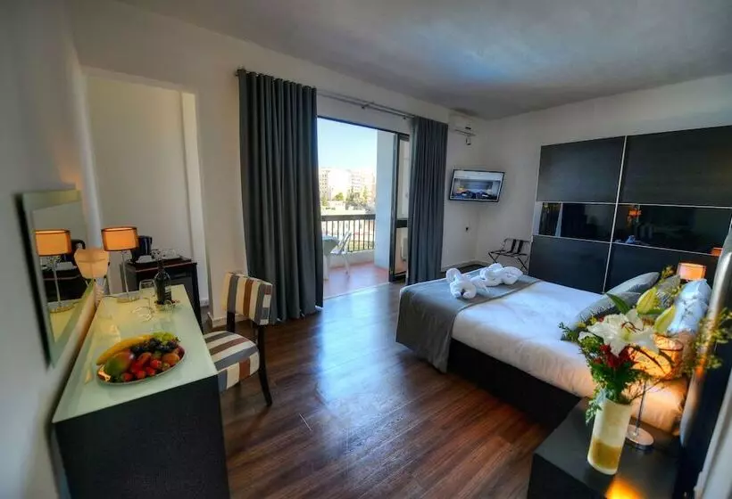 Fotos del hotel St. Julian S Bay:  24