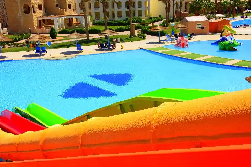 Fotos del hotel Royal Lagoons Resort & Aqua Park Families And Couples Only:  15