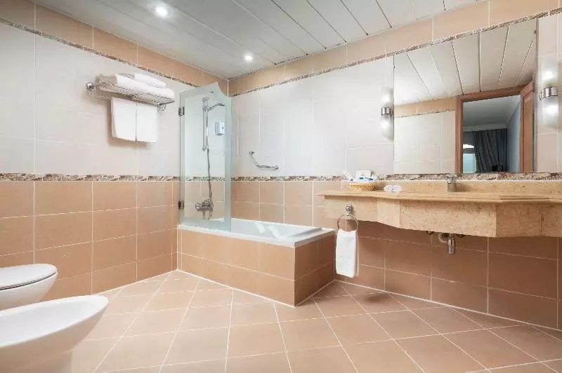 Fotos del hotel Royal Lagoons Resort & Aqua Park Families And Couples Only:  16