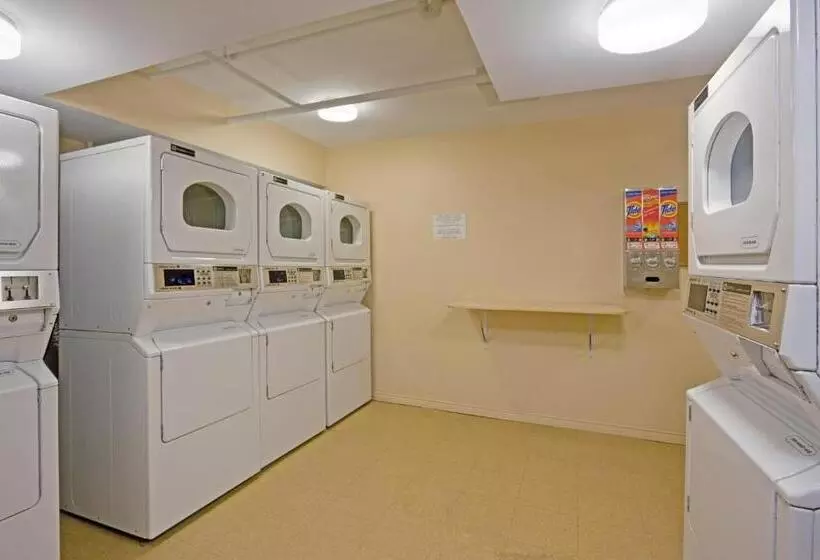 Fotos del hotel Candlewood Suites Montreal Downtown Centre Ville, An Ihg:  12