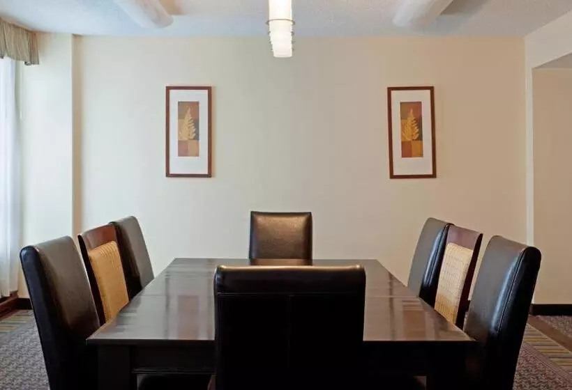 Fotos del hotel Candlewood Suites Montreal Downtown Centre Ville, An Ihg:  24