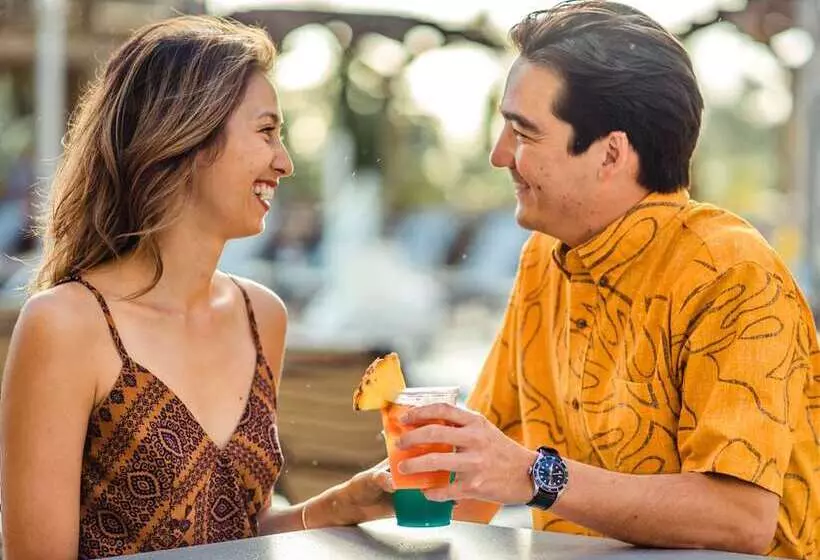 Fotos del hotel Embassy Suites By Hilton Waikiki Beach Walk:  4