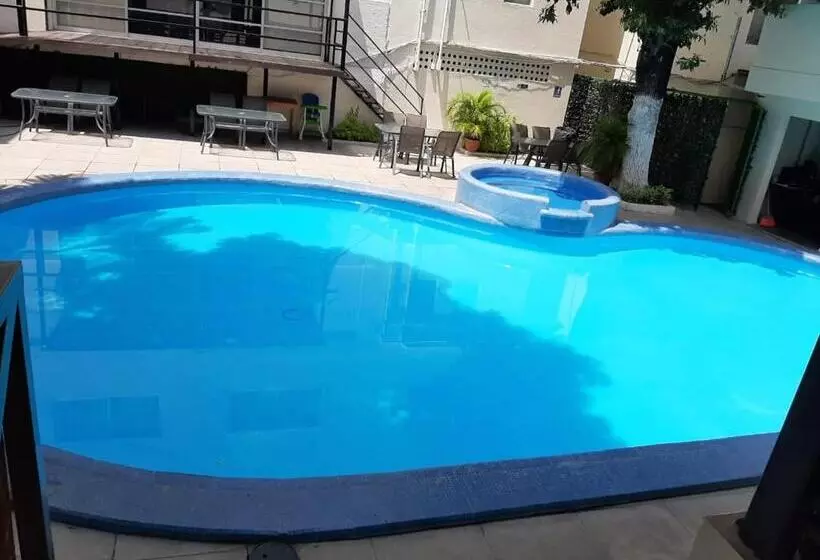 Fotos del hotel María Eugenia:  3