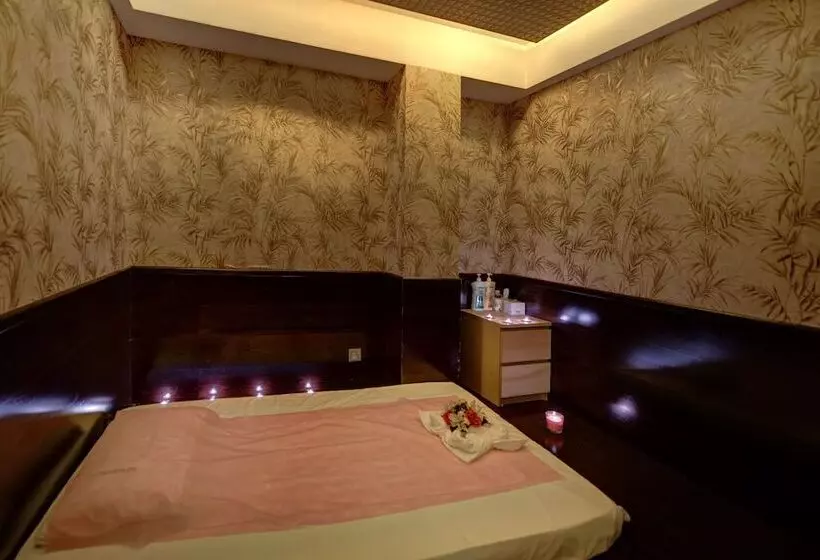 Fotos del hotel Golden Tulip Al Barsha:  25