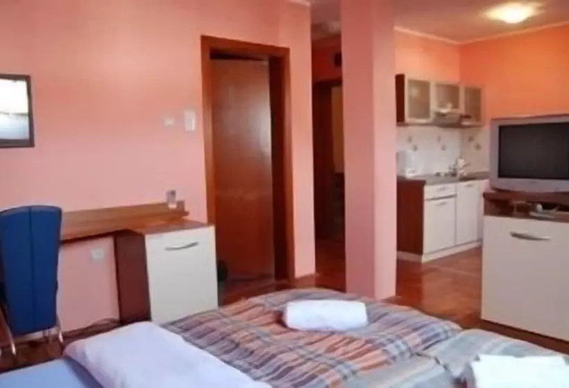 Fotos del hotel Car Royal Apartmans:  15