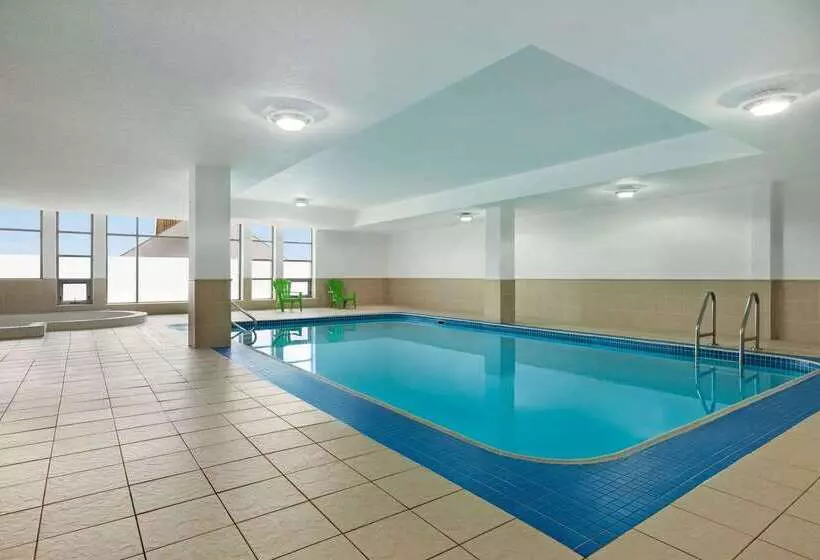 Fotos del hotel Wyndham Garden Niagara Falls Fallsview:  2