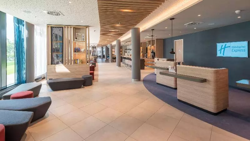 Fotos del hotel Holiday Inn Express Düsseldorf  Hauptbahnhof, An Ihg:  13