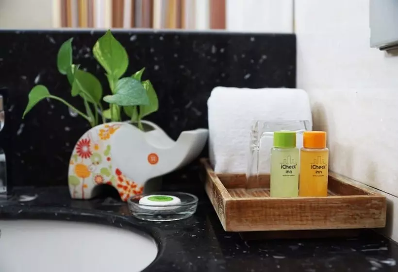 Fotos del hotel Icheck Inn Residence Soi 2  Sha Extra Plus:  21