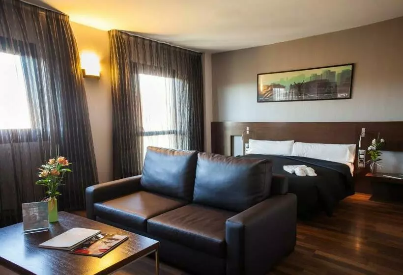 Fotos del hotel Täch Madrid Airport:  11