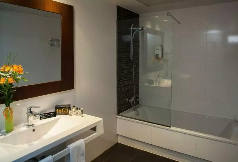 Fotos del hotel Täch Madrid Airport:  5