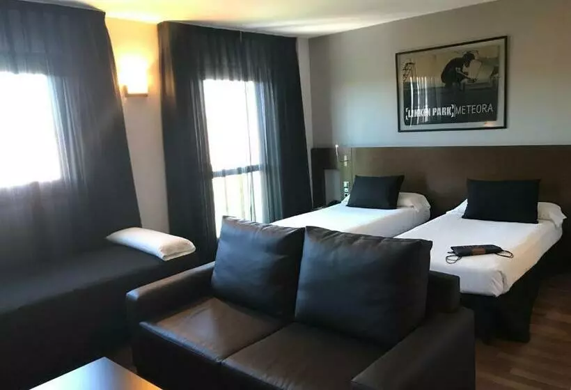 Täch Madrid Airport