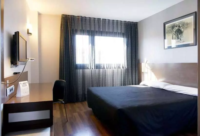 Fotos del hotel Täch Madrid Airport:  15