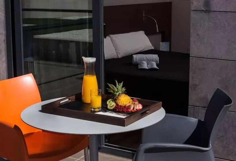 Fotos del hotel Täch Madrid Airport:  56