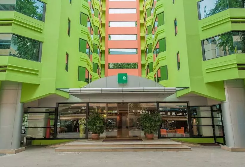 The Seasons Bangkok Huamark  Sha