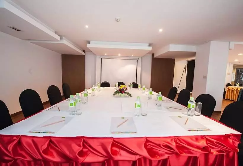 Fotos del hotel The Seasons Bangkok Huamark  Sha:  20