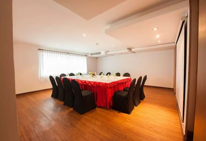 Fotos del hotel The Seasons Bangkok Huamark  Sha:  7