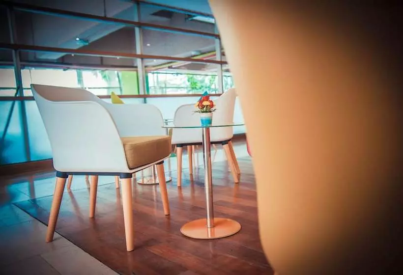 Fotos del hotel The Seasons Bangkok Huamark  Sha:  19